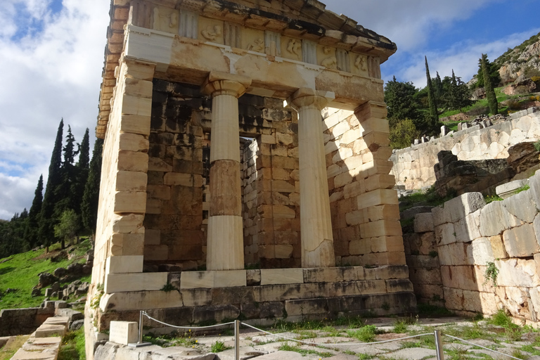 Delphi y Meteora: Tour de autobús de 2 días desde AtenasDelphi y Meteora: tour en autobús de 2 días desde Atenas