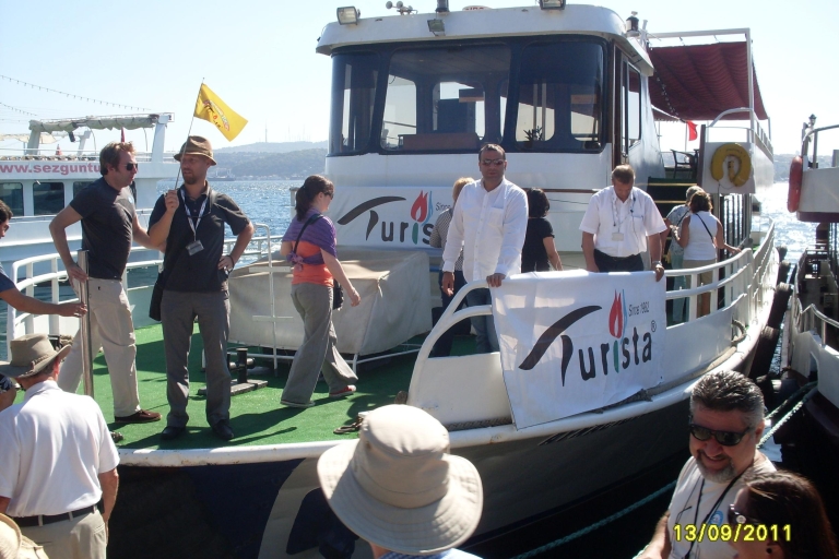 Halbtägige morgendliche Bosporus-Bootstour mit GewürzbasarHalbtägiger Morgen Bosporus Bootsfahrt mit Gewürzbasar