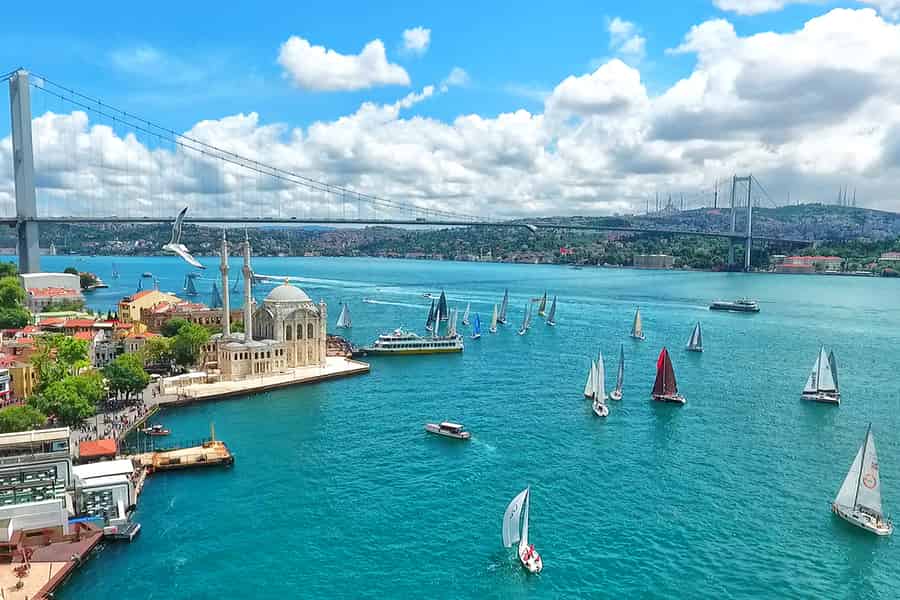Istanbul: Bosporus-Sightseeing-Kreuzfahrt mit Sonnenuntergangsoption. Foto: GetYourGuide