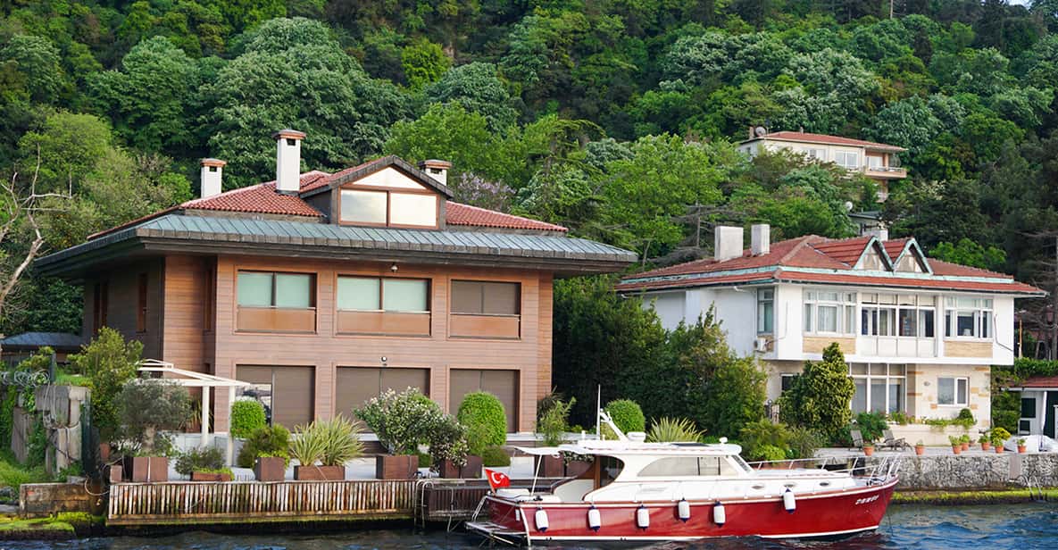 Istanbul: Bosphorus Cruise with Audio App