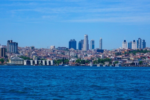 Istanbul : croisière de 1,5 h sur le BosphoreIstanbul : croisière sur le Bosphore depuis le quai Eminonu
