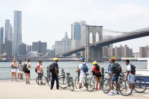 desde manhattan tour guiado en bicicleta de 2 horas por el puente de brooklyn