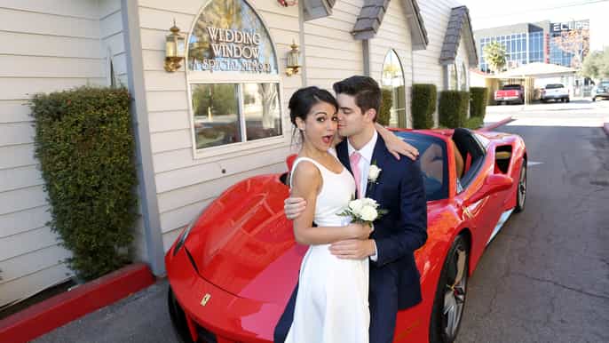 boda en la famosa ventanilla driveup en las vegas