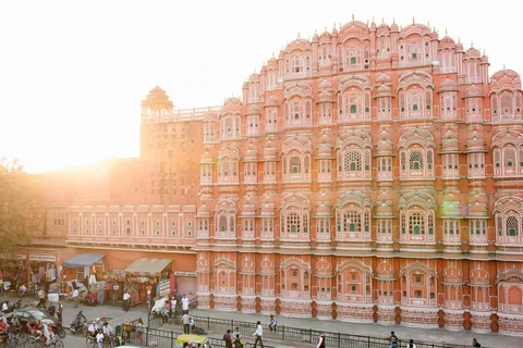 Agra: Jaipur Day Trip with City Palace and Hawa Mahal
