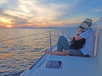 Athens Riviera, Catamarán Crucero con Comida y Bebidas - Hizvo