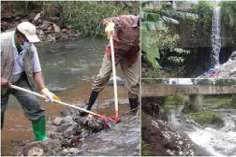 Nairobi: River Kayaking and Clean-Up Experience