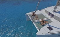 Athens Riviera, Catamarán Crucero con Comida y Bebidas - Hizvo
