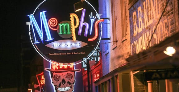 Von Nashville aus: Memphis Tour mit Graceland VIP Zugang