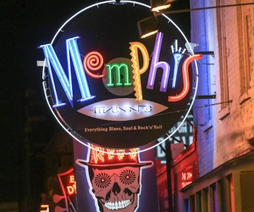 Ab Nashville: Memphis-Tour mit Graceland-VIP-Zugang