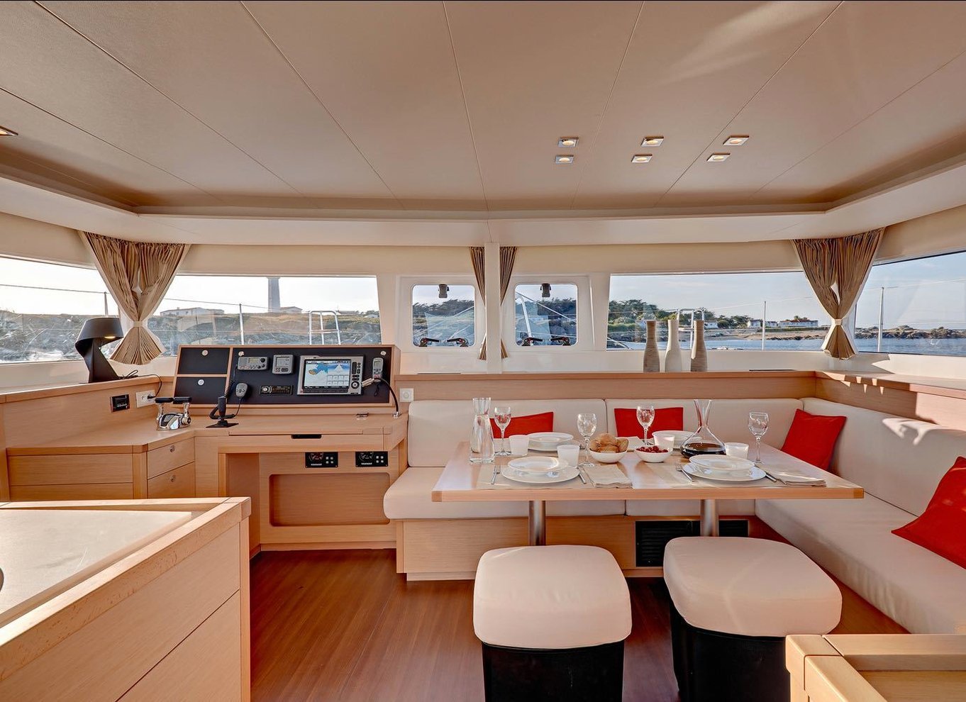 Tromsø: Sejltur under midnatssolen i en luksuskatamaran