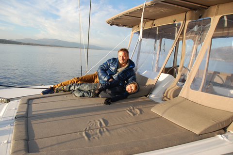 Tromsø: Cruzeiro de catamarã de luxo pelos fiordes e ilhasTromsø: cruzeiro de catamarã de luxo pelos fiordes e ilhas