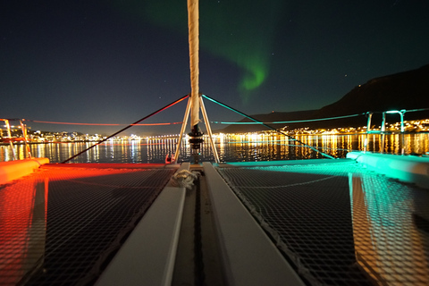 Tromsø : Croisière de luxe en catamaran pour admirer les aurores boréalesTromsø : Croisière de luxe en catamaran sur les aurores boréales