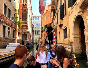 Venedig: Kombiticket Sightseeing-Rundgang & Gondelfahrt