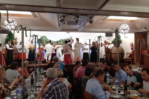 Madère : Dîner et spectacle traditionnel madérienCircuit avec ramassage dans les hôtels de la région de Funchal