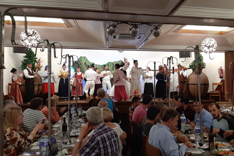 Madère : Dîner et spectacle traditionnel madérienCircuit avec ramassage dans les hôtels de la région de Funchal