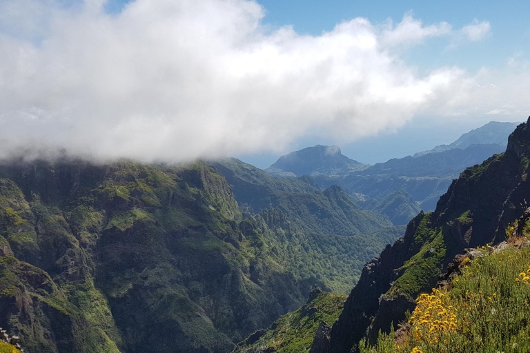Madeira: privé begeleide wandeling Pico Areeiro naar Pico Ruivo PR1Tour met North West Madeira Pickup