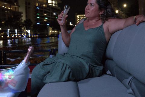 Champagne City Lights Boat Tour + Photoshoot (Semi Private)