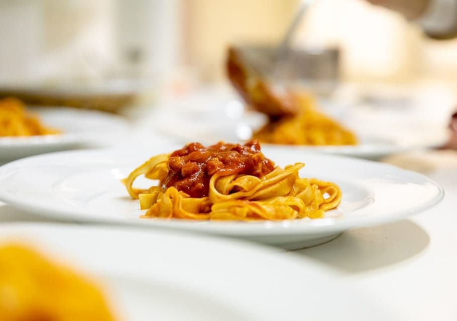 Roma Elaboración de pasta y cata de vinos en una villa del Trastevere