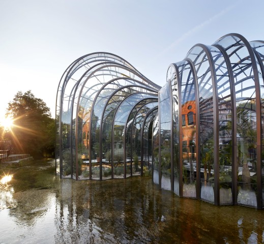 Visit Bombay Sapphire Distillery Guided Tour & Gin Cocktail in Newbury, England