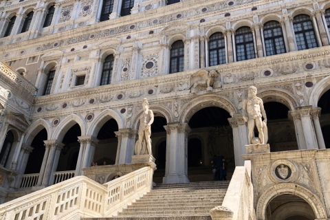 Venedig: Tour im Dogenpalast ohne AnstehenTour auf Englisch