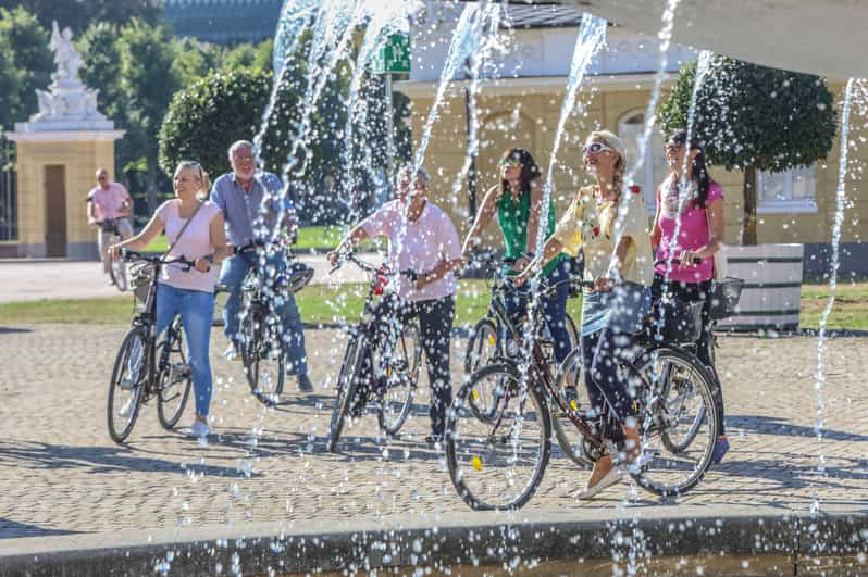 Karlsruhe Stadtrundfahrt mit dem Fahrrad GetYourGuide