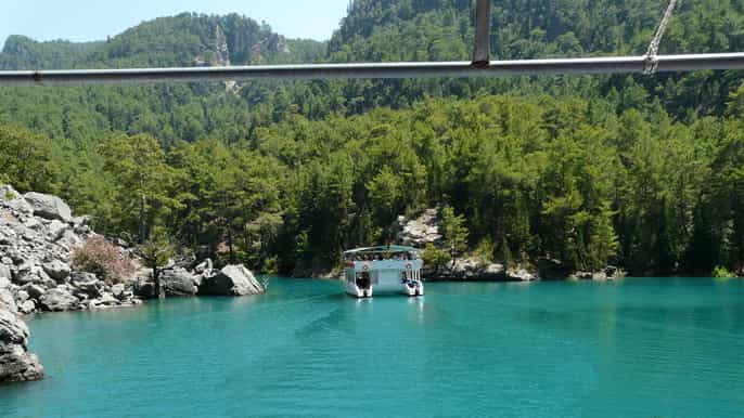 side green lake bus and boat tour