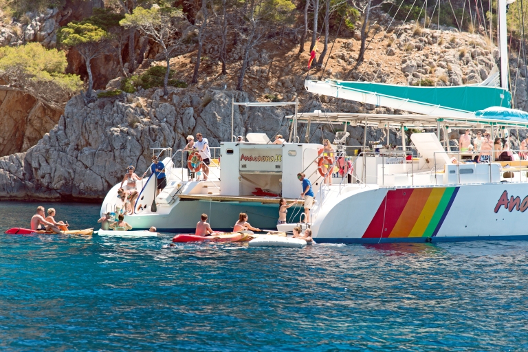 Alcudia: tour en catamarán con puesta de sol, cena y esnórquel