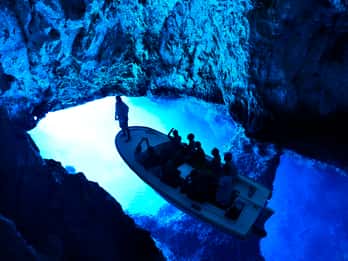 Desde Hvar: Excursión de un día a las Cuevas Azul y Verde