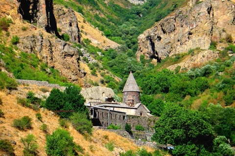 Armenia: Excursión Privada a Garni, Geghard y el Lago SevanTour guiado