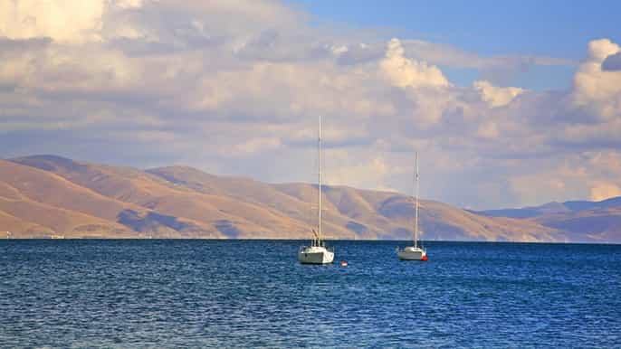 yerevan lake sevan noratus hayravank monastery tour