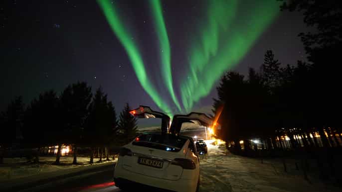 tromsø nordlys tur i luksus elbil teslax