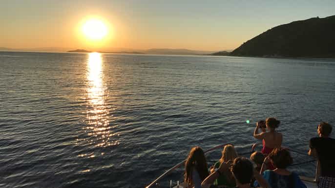 from ouranoupolis sunset cruise to ammouliani island