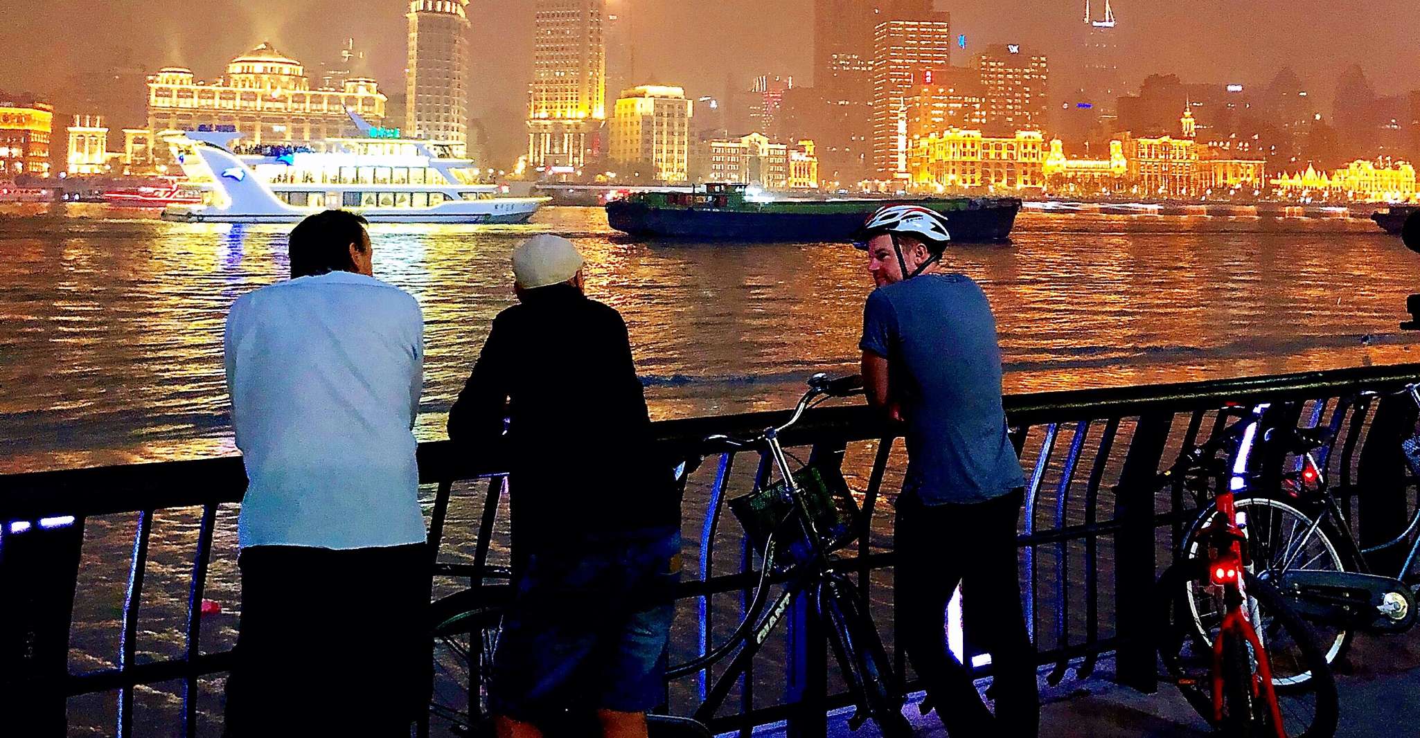 Shanghai Charming Night Small Group Bike Tour photo 5