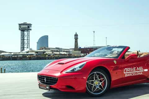 Barcelona: Ferrari Driving en Jet Ski Experience