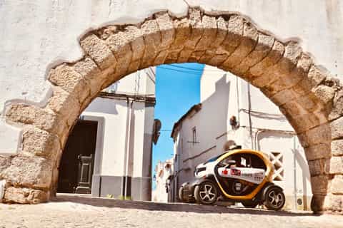 Évora: City Tour auto-guiado de E-Car com guia GPS