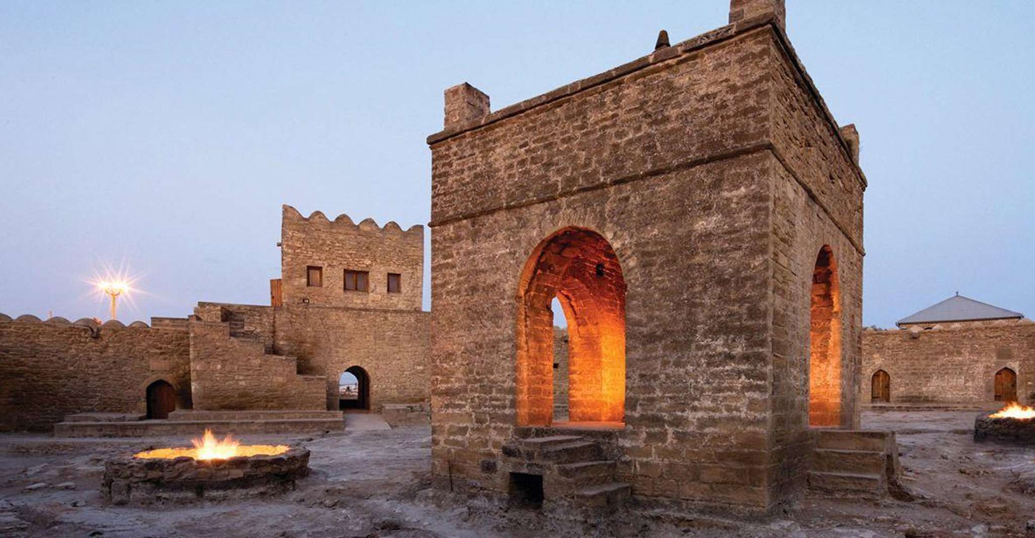 Desde Bakü, turismo - Ateshgah - Yanardag - Gobustan - Hizvo