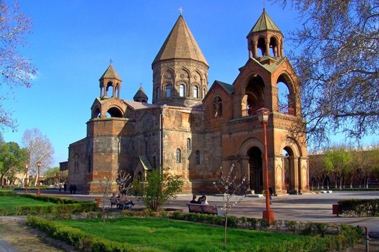 Au départ d'Erevan : Visite de Khor Virap, Etchmiadzin et ZvartnotsVisite privée sans guide
