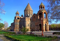Tour privado a Echmiadzin, Zvartnots y Lake Sevan - Housity