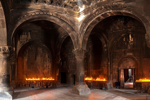 Yerevan: tour privato del monastero di Khor Virap, Garni e GehgardTour privato senza guida