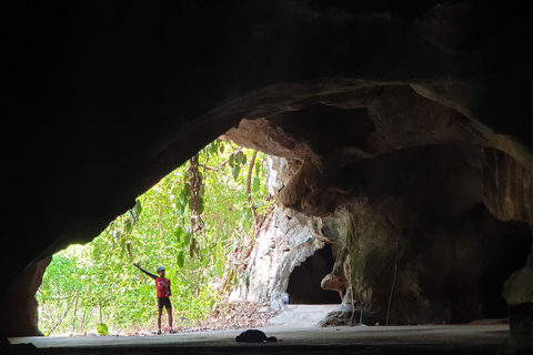 Chiang Mai: Boat Ride and Cycling Tour to Sticky Waterfall