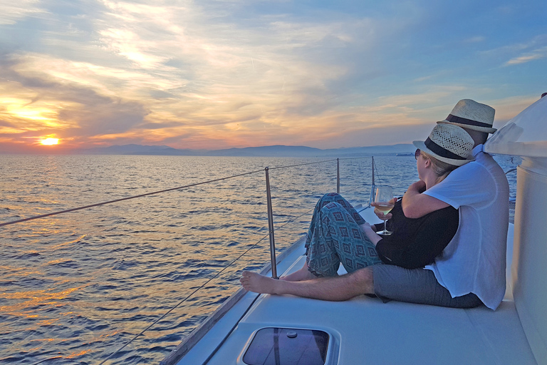 Riviera athénienne : croisière privée en catamaran d'une demi-journée