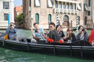 Venedig: Gemeinsame Gondelfahrt