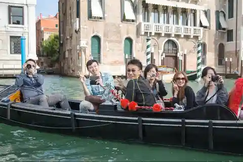 Venice: Shared Gondola Ride