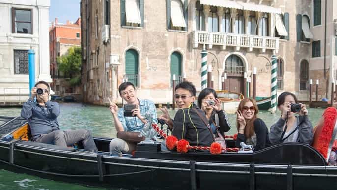 venice shared gondola ride