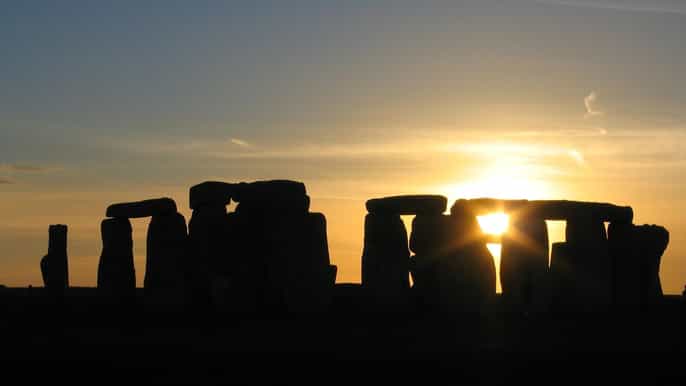 excursão ao pôr do sol privada de stonehenge com lacock e bath