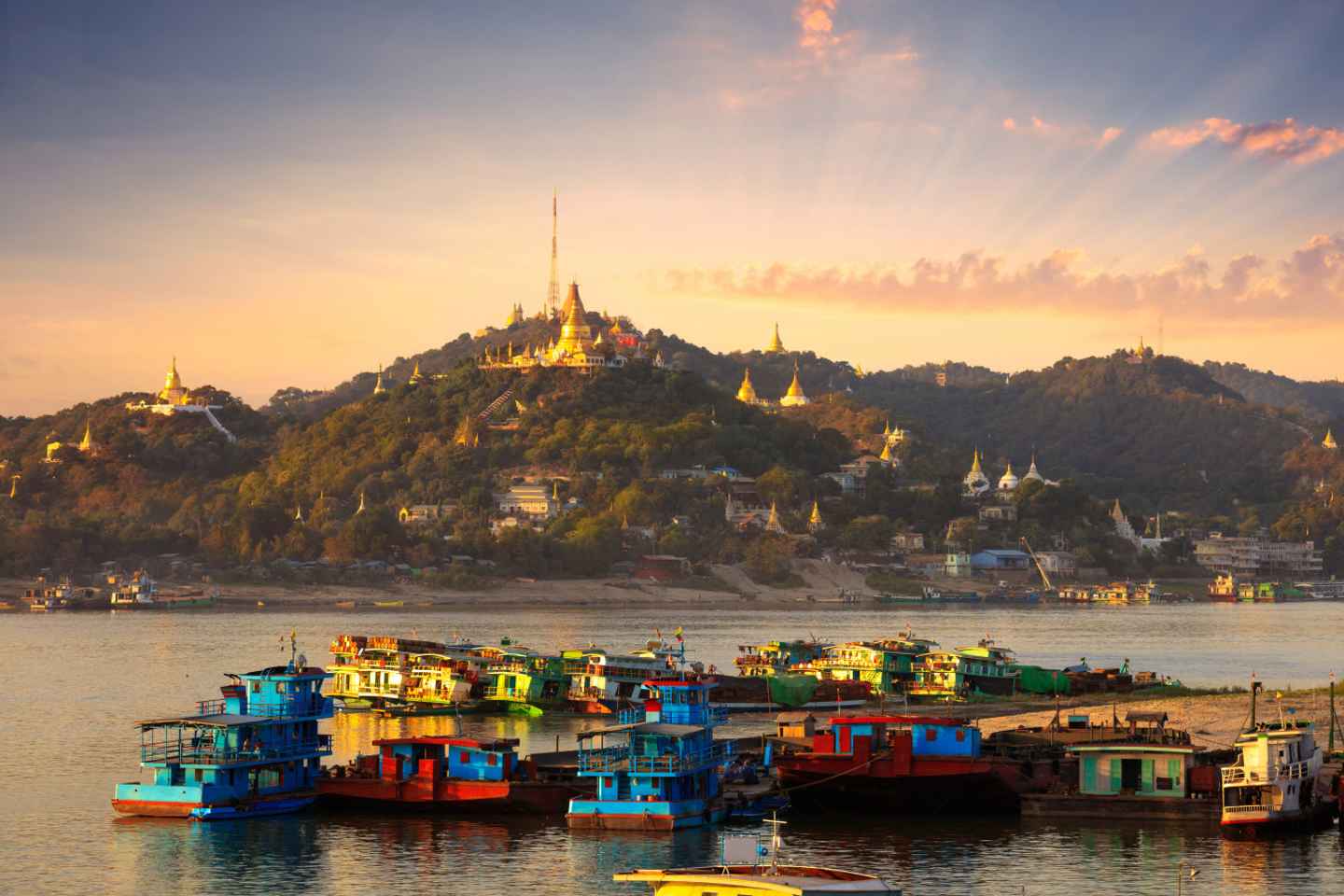 river cruise irrawaddy | go on a river cruise from mandalay to bagan