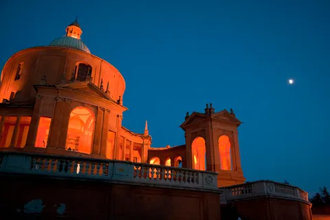 Santuario di S. Luca con treno e guida privata