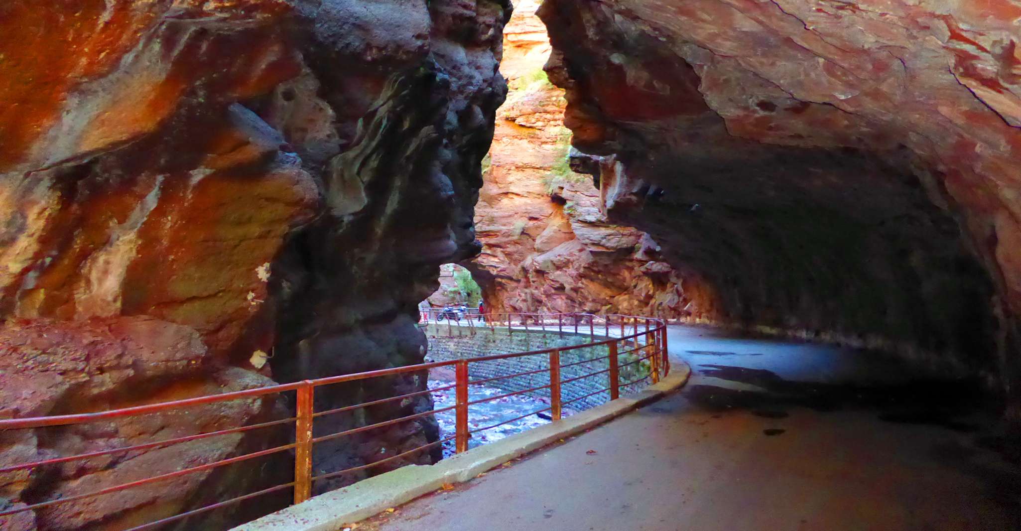 Fabuloso Cañón Rojo y Entrevaux, Excursión privada de un día completo - Hizvo