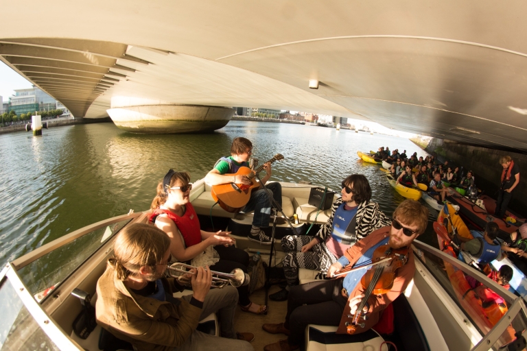 Dublín: Excursión en kayak por la música bajo los puentes