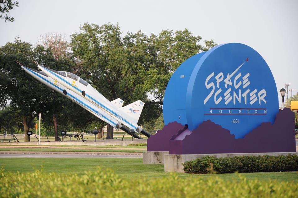 can you tour nasa in houston